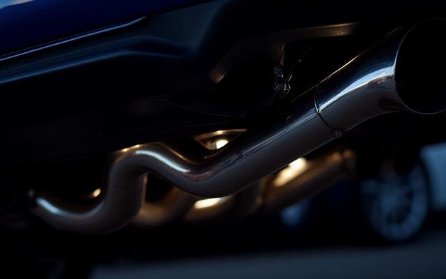 高性能チタン製エキゾーストシステム